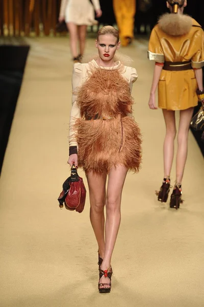 Look 23